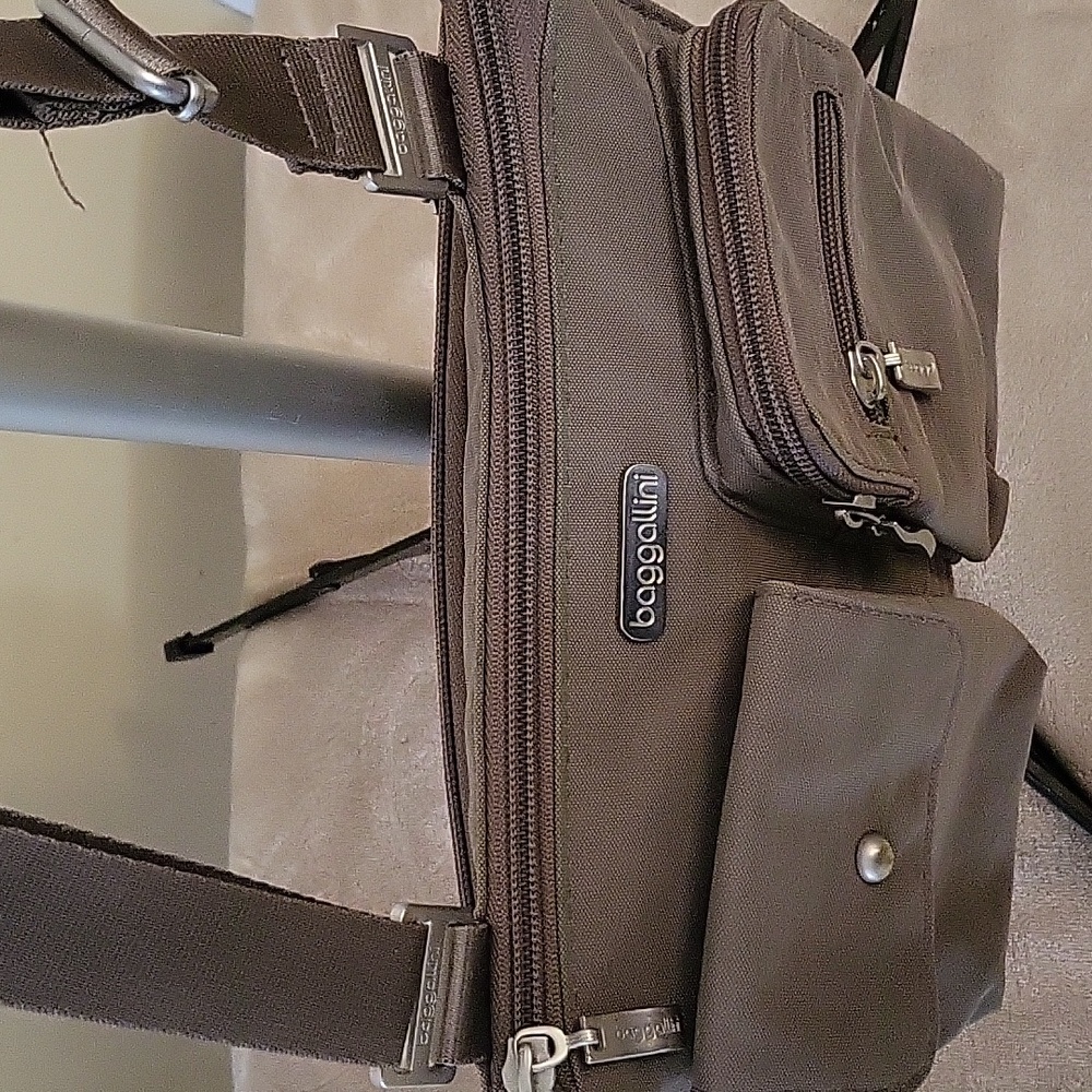Baggallini Large Brown Nylon Hobo Messenger Crossbody Travel Bag - Picture 6 of 13